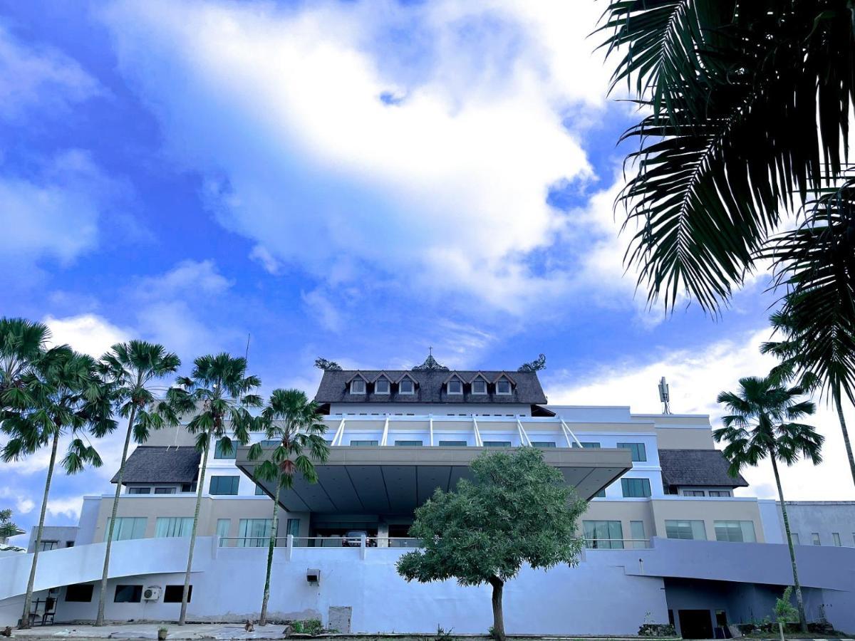 Horison Ultima Bandara Balikpapan Hotell Sepinggang Kecil Exteriör bild